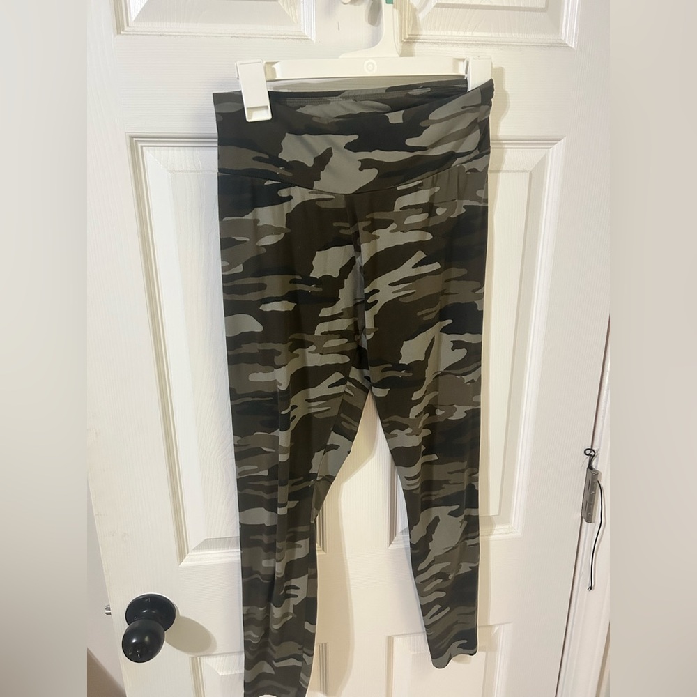 Express Camo Leggings - Olive